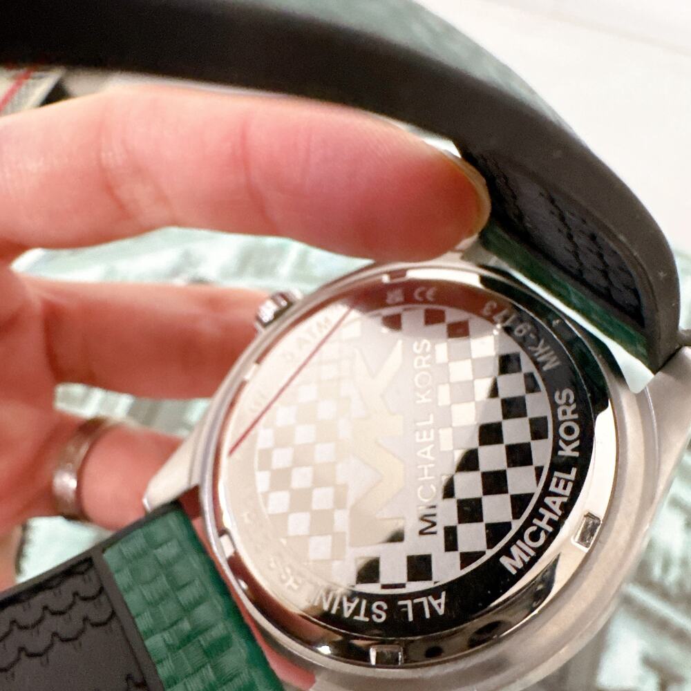 Michael Kors MK9173 Oversized Accelerator 2.0 Textured Silicone Watch - Picture 4 of 7
